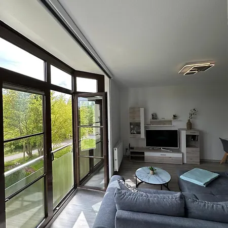 In Lisa, Sehr Ruhige Lage, Blick Ins Gruene, Hochwertig Renoviert, Wlan Und Parkplatz Gratis Apartment Gera