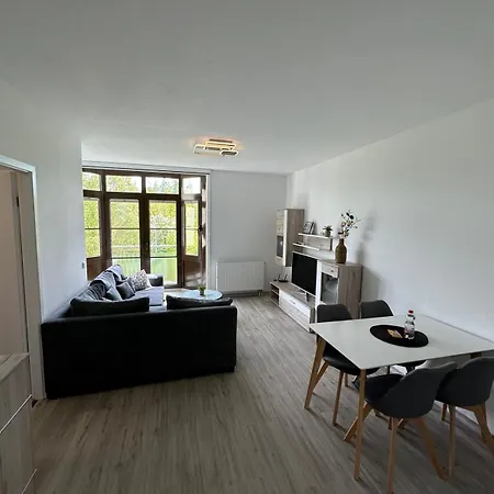 Apartment In Lisa, Sehr Ruhige Lage, Blick Ins Gruene, Hochwertig Renoviert, Wlan Und Parkplatz Gratis *