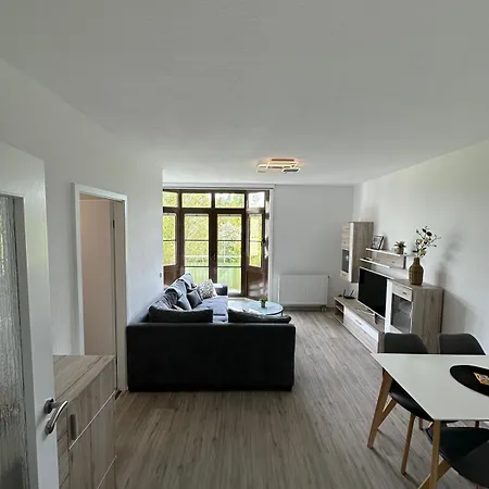 In Lisa, Sehr Ruhige Lage, Blick Ins Gruene, Hochwertig Renoviert, Wlan Und Parkplatz Gratis Apartment *