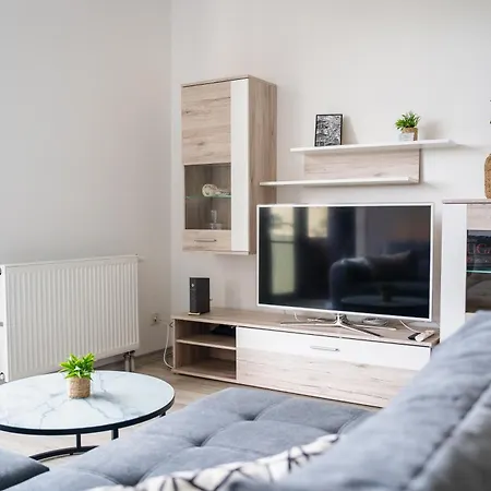 In Lisa, Sehr Ruhige Lage, Blick Ins Gruene, Hochwertig Renoviert, Wlan Und Parkplatz Gratis アパート