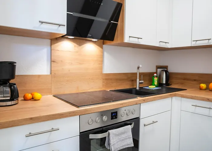 In Lisa, Sehr Ruhige Lage, Blick Ins Gruene, Hochwertig Renoviert, Wlan Und Parkplatz Gratis Appartement *